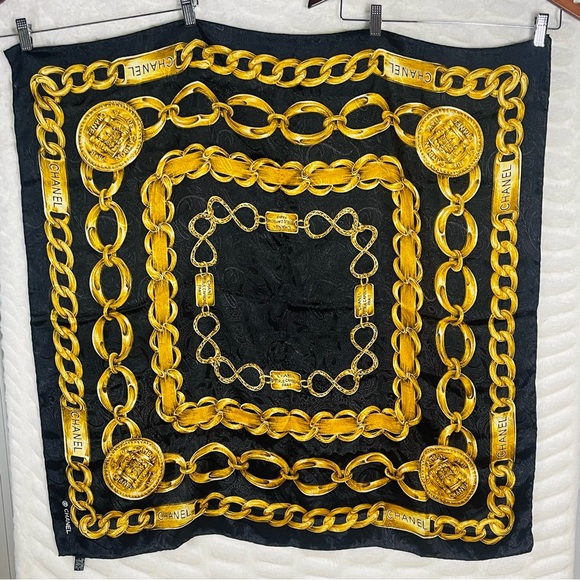 SOLD Chanel Vtg 80’s Authentic Chain Motif Logo Spellout Black Gold Silk Scarf - Picture 5 of 14